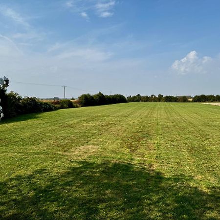 Luxury Isla Cottages, Bourne! Dog-Friendly, Countryside Views, Garden, Parking, 5Mins Pubs - Family Holiday 외부 사진