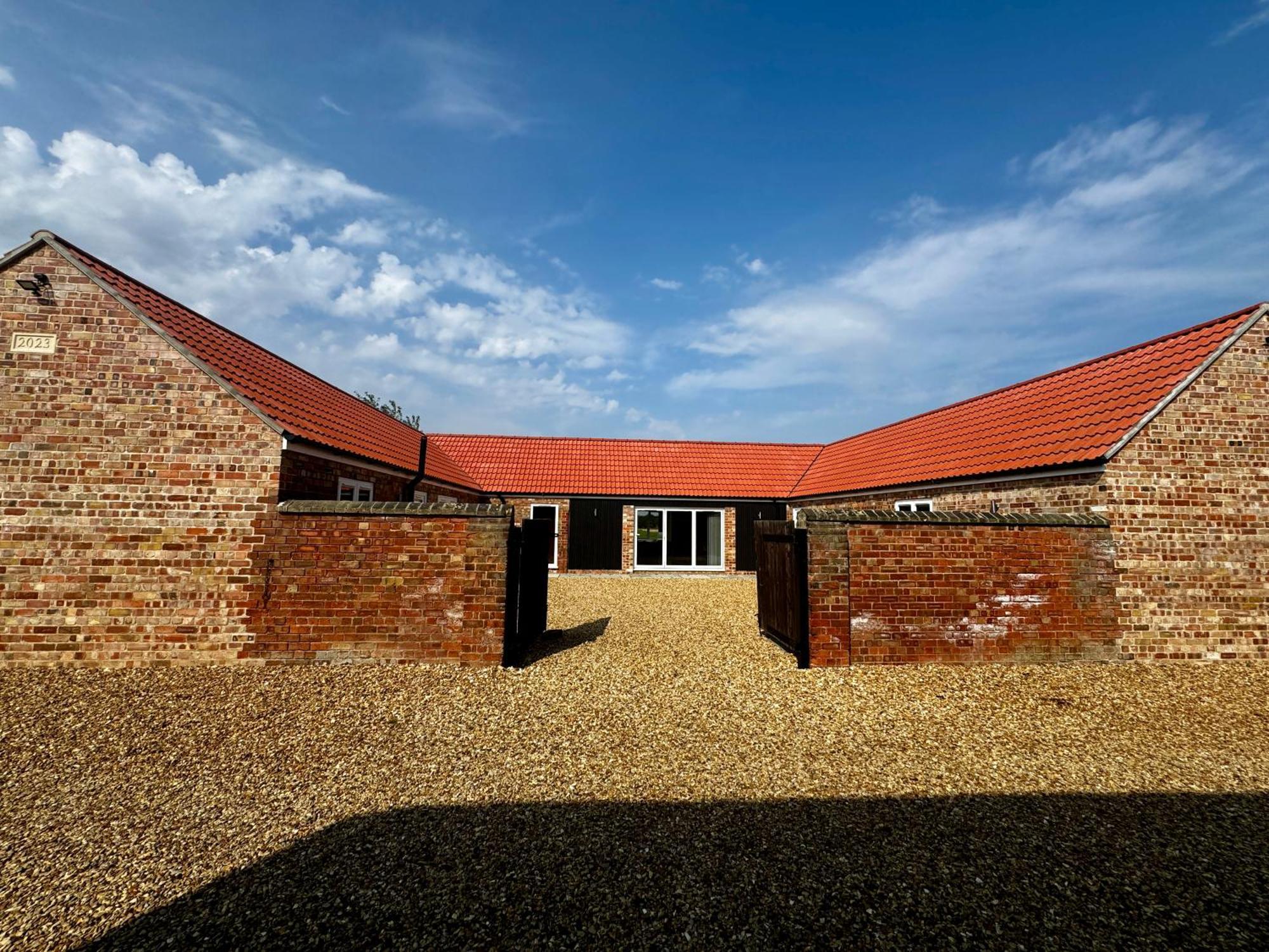 Luxury Isla Cottages, Bourne! Dog-Friendly, Countryside Views, Garden, Parking, 5Mins Pubs - Family Holiday 객실 사진