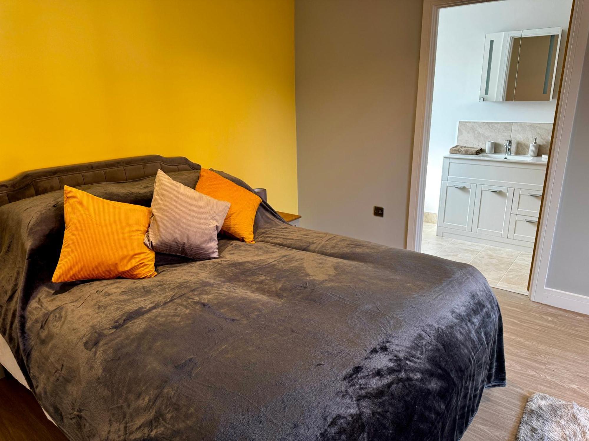 Luxury Isla Cottages, Bourne! Dog-Friendly, Countryside Views, Garden, Parking, 5Mins Pubs - Family Holiday 객실 사진
