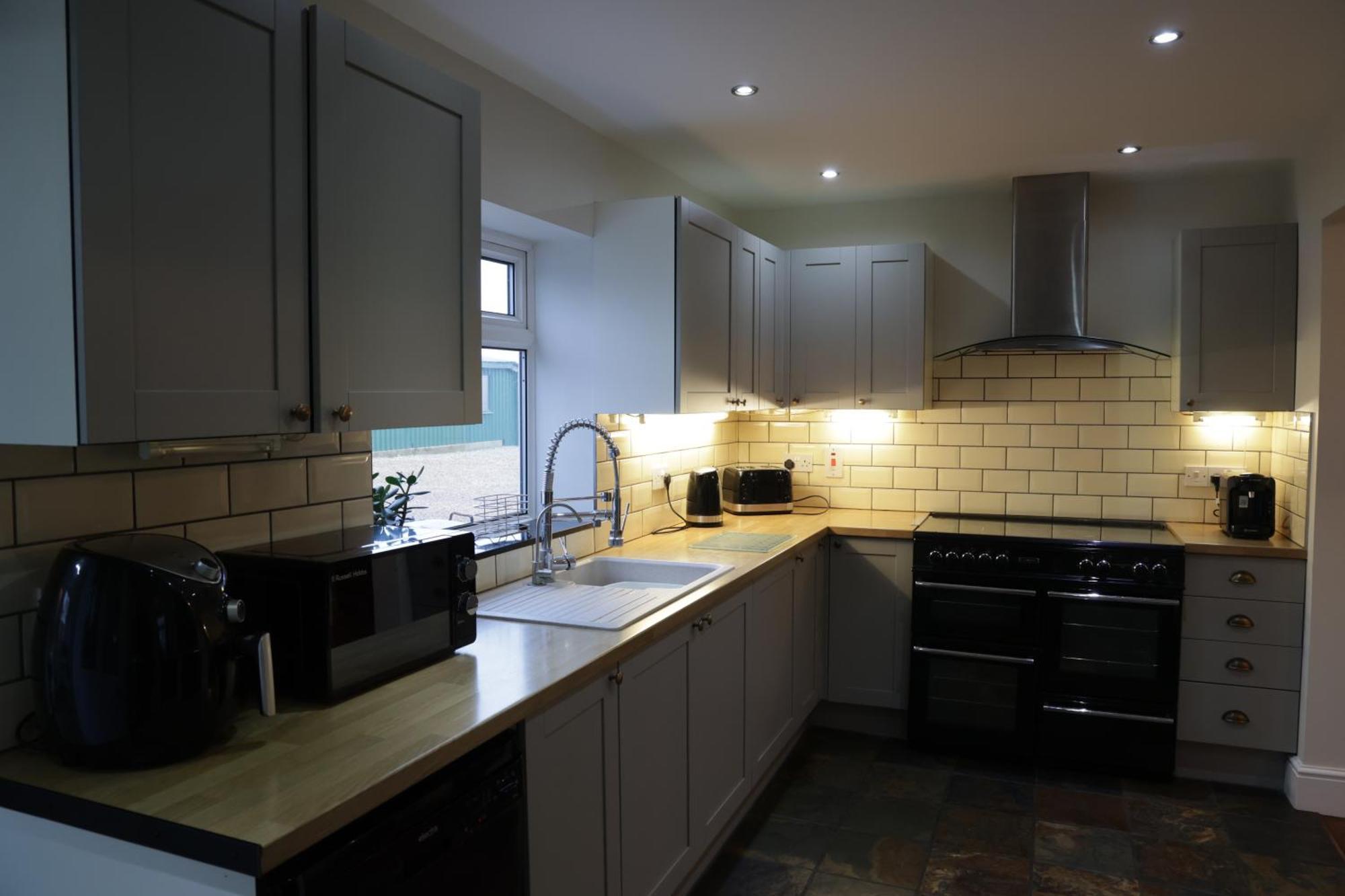 Luxury Isla Cottages, Bourne! Dog-Friendly, Countryside Views, Garden, Parking, 5Mins Pubs - Family Holiday 객실 사진