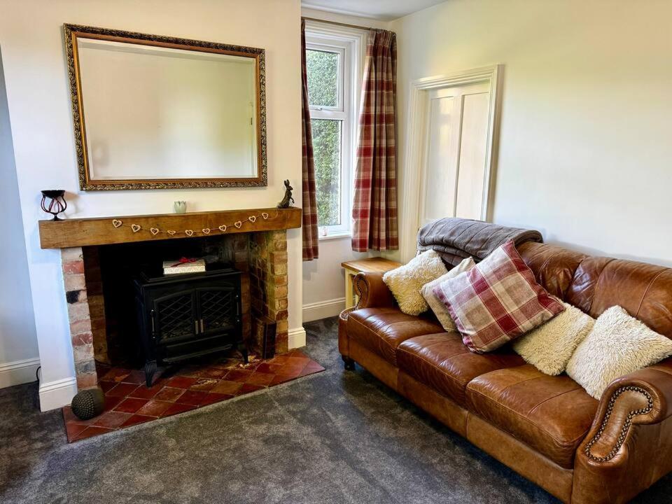 Luxury Isla Cottages, Bourne! Dog-Friendly, Countryside Views, Garden, Parking, 5Mins Pubs - Family Holiday 외부 사진